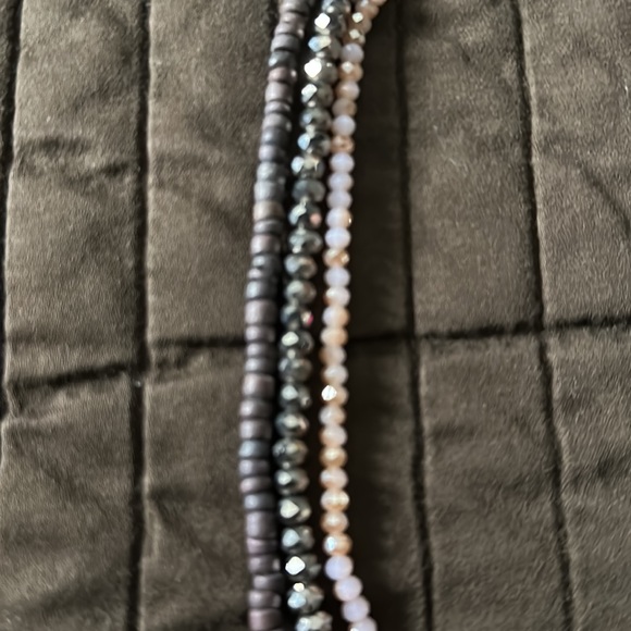 Loft neckless - Picture 3 of 3